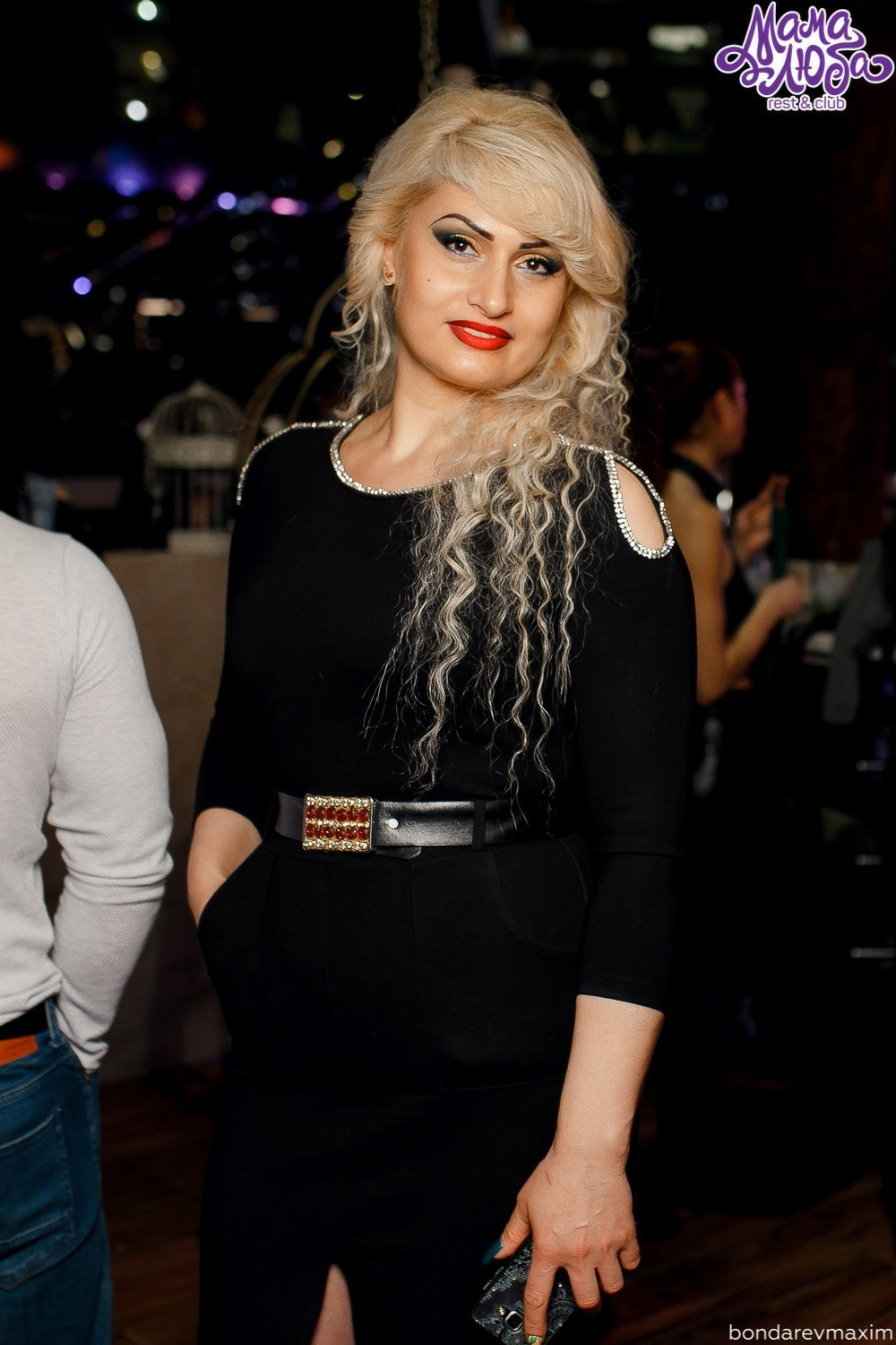 Мама Люба 24 марта — «УЛЬТРАМАРИНОВЫЕ ТАНЦЫ. Максим Бондарев, коммерческий фотограф для бизнеса | Курск