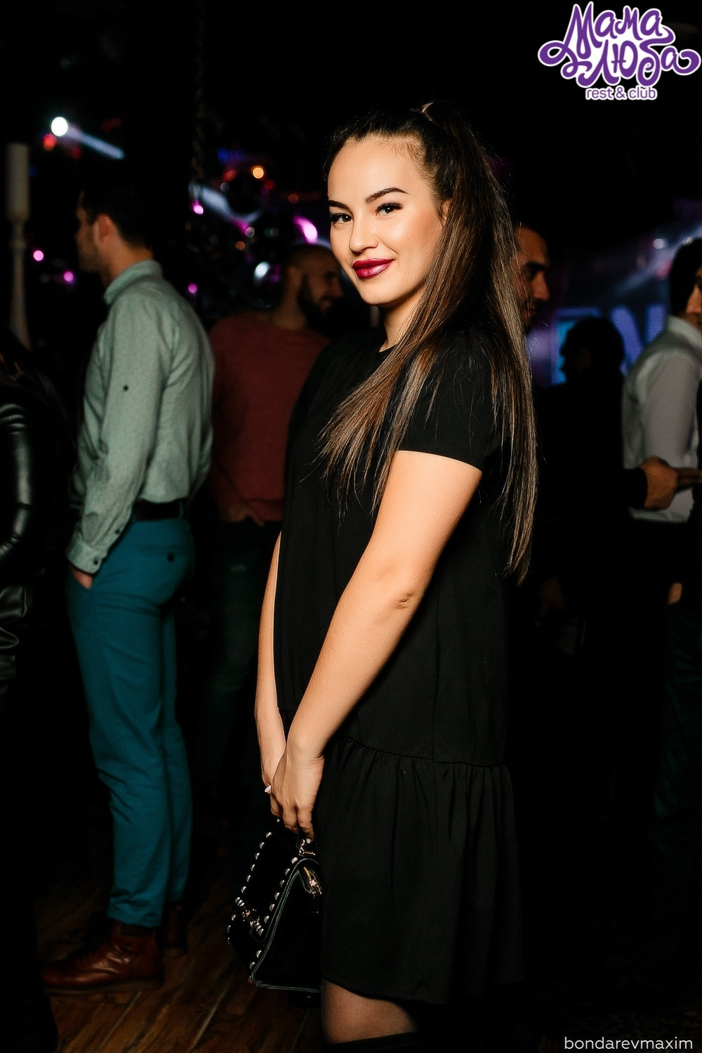 Мама Люба 24 ноября ___ «ЧЕРНАЯ СУББОТА В МАМЕ ЛЮБЕ». Максим Бондарев, коммерческий фотограф для бизнеса | Курск