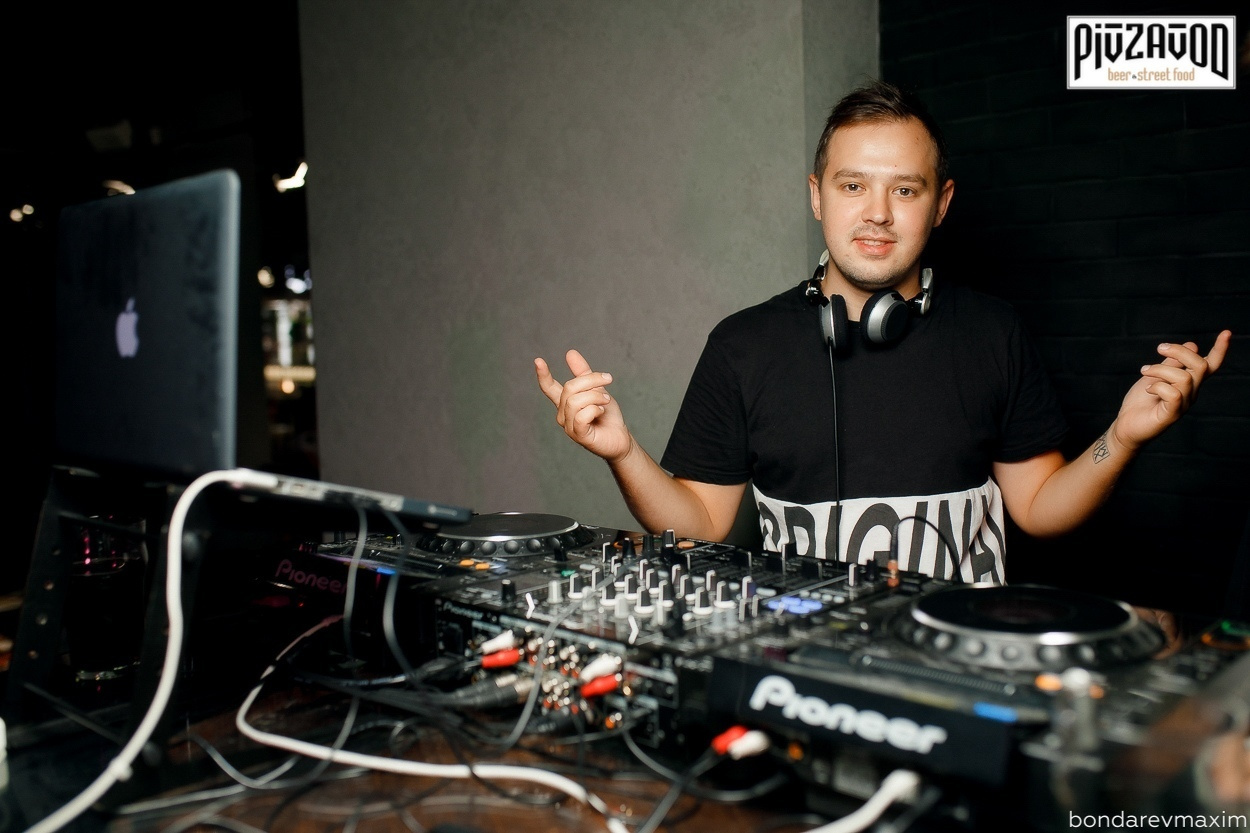 «PIVZAVOD» Пятница ___ 31 августа. Максим Бондарев, коммерческий фотограф для бизнеса | Курск