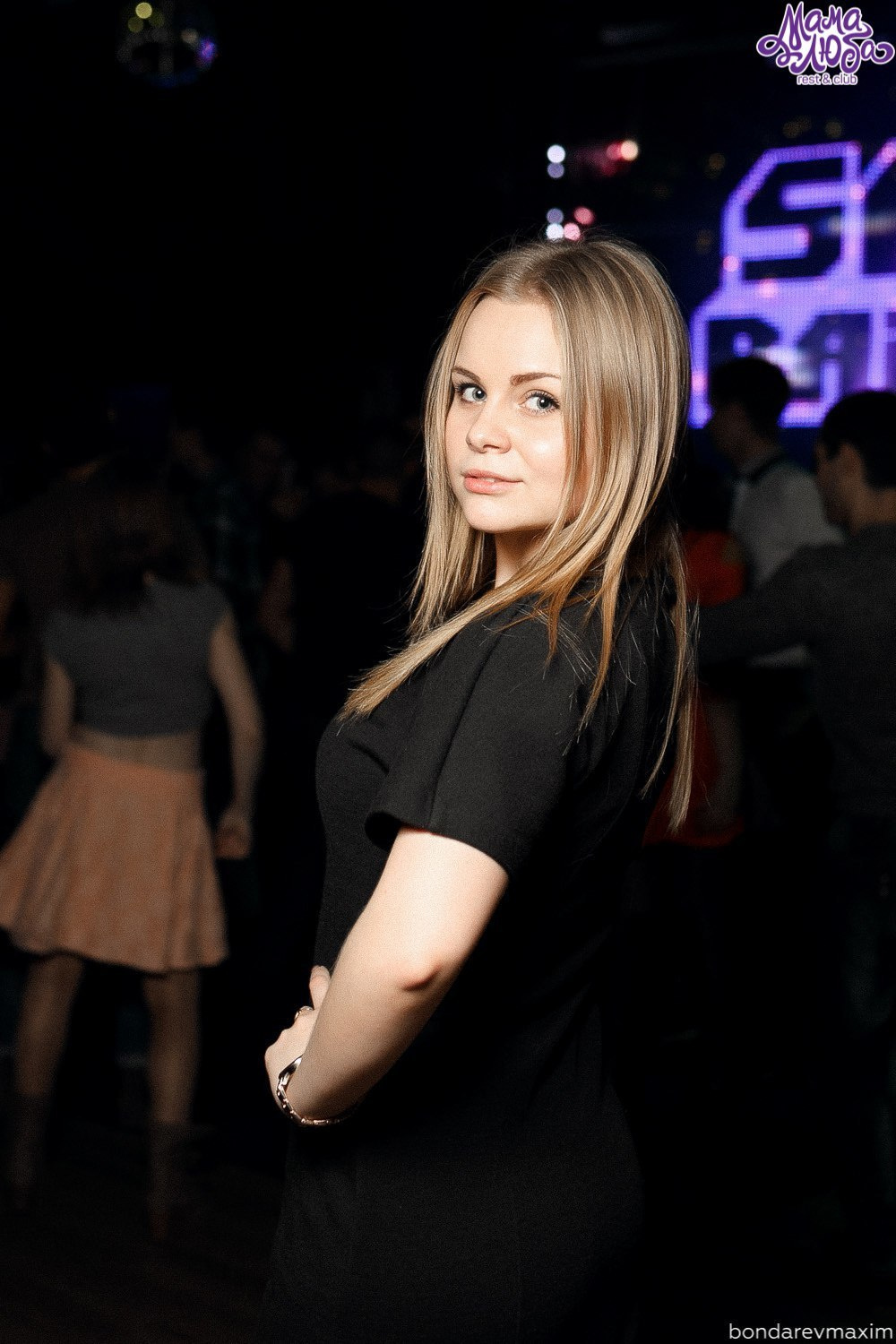 Мама Люба 16 декабря — Ультрамариновые танцы&q. Максим Бондарев, коммерческий фотограф для бизнеса | Курск