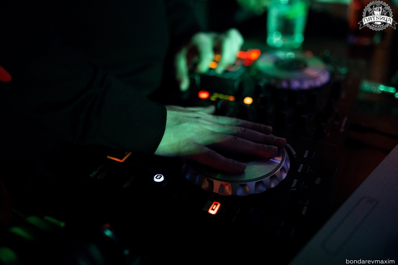 РЕСТОБАР ПЯТНИЦА 04 10 2019. Максим Бондарев, коммерческий фотограф для бизнеса | Курск