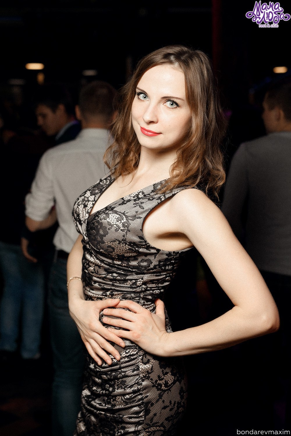 Мама Люба 16 декабря — Ультрамариновые танцы&q. Максим Бондарев, коммерческий фотограф для бизнеса | Курск