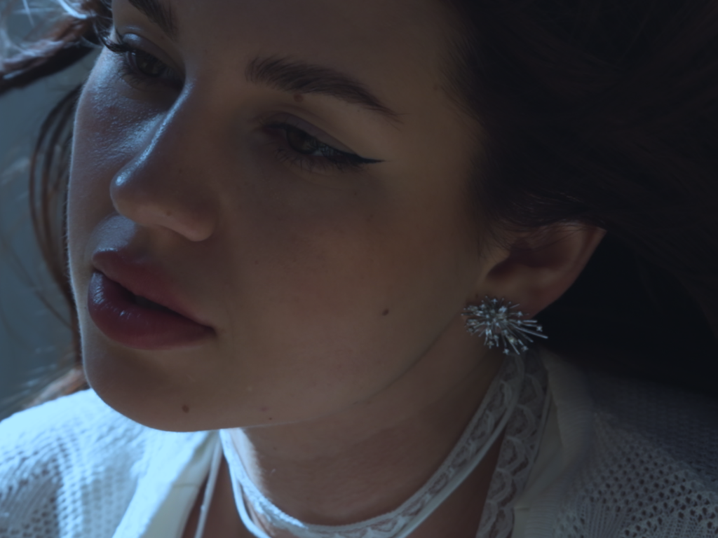 Амура, Envtn — Выдыхаю. Xstazia — музыкальные обложки, арт-дирекшн, режиссура и креативное продюссирование