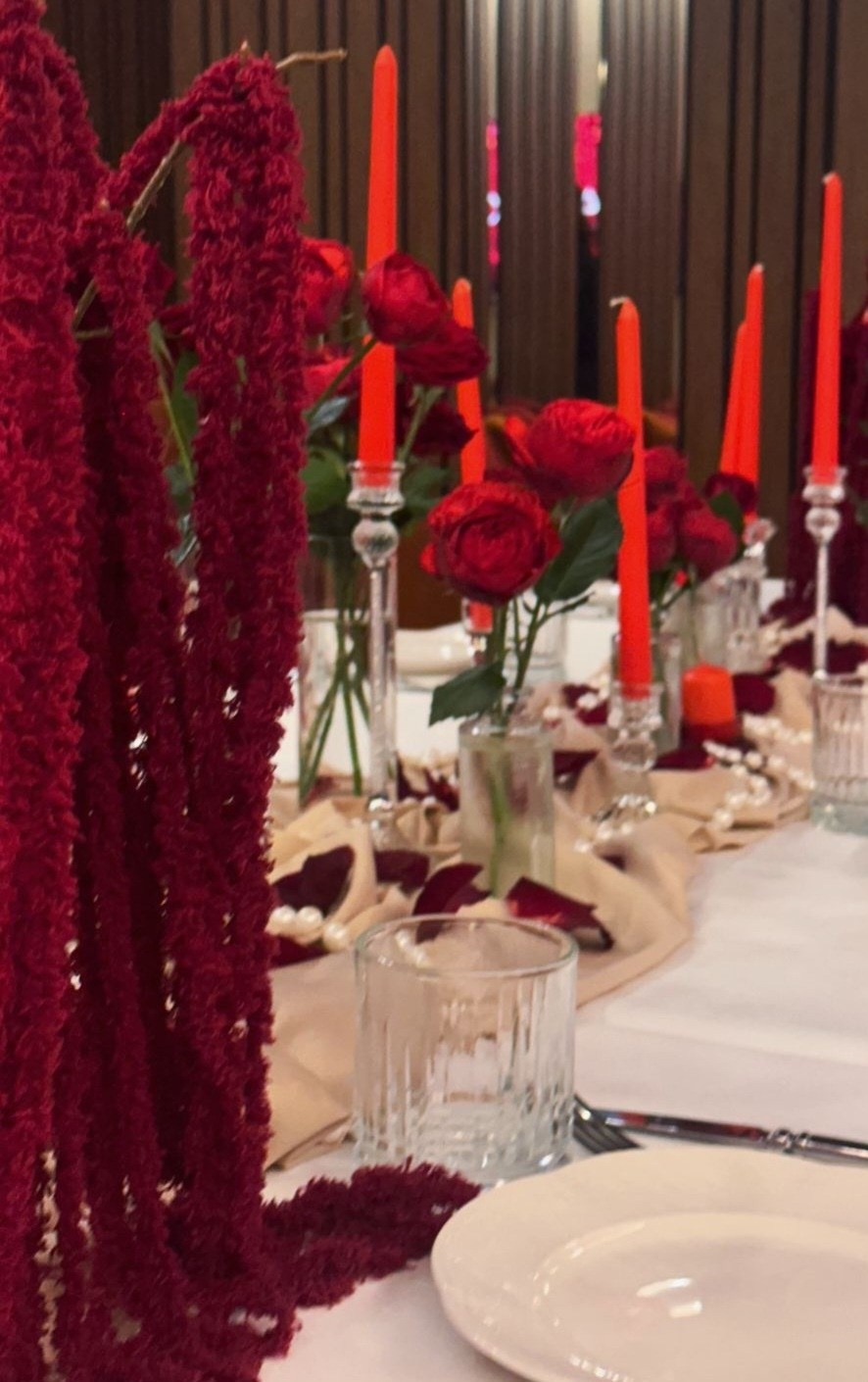 Красный в декоре. Главная