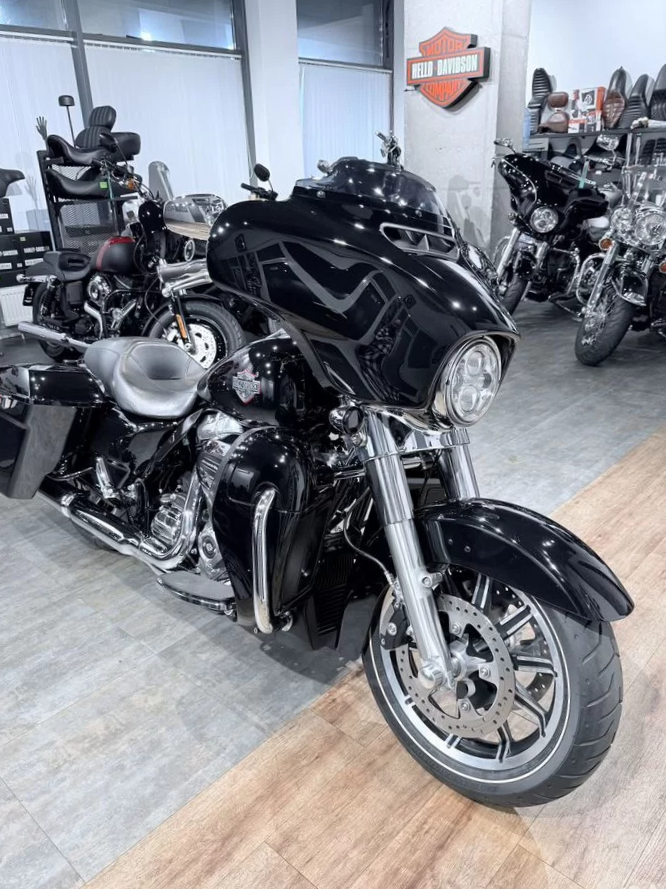 2019 Strееt Glide Sреcial 107 ABS Vivid Вlасk. Hello Davidson, Москва. Только хорошие мотоциклы…