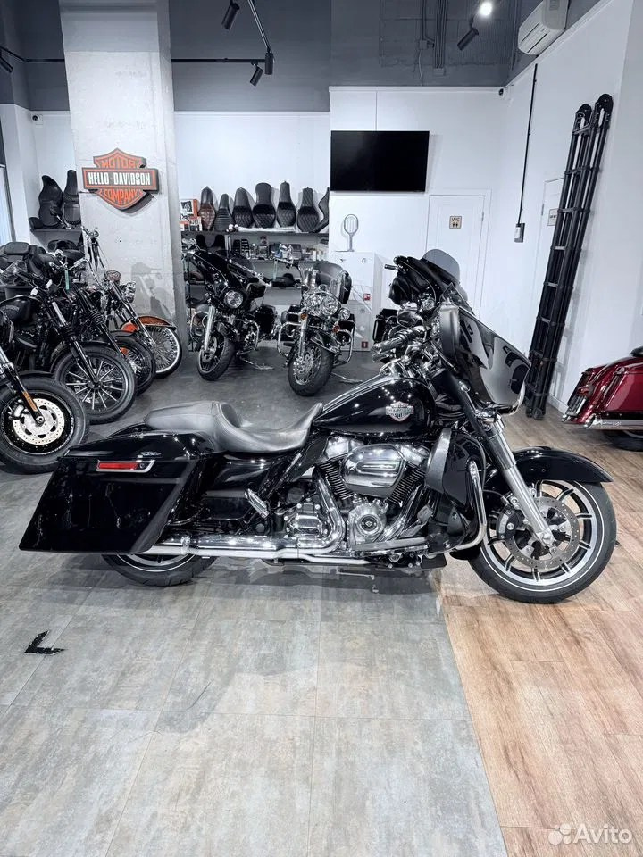 2019 Strееt Glide Sреcial 107 ABS Vivid Вlасk. Hello Davidson, Москва. Только хорошие мотоциклы…