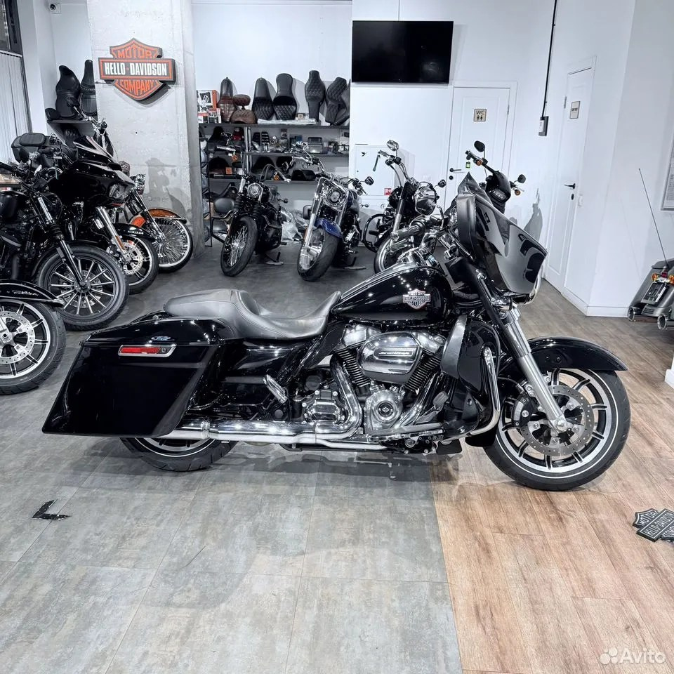 2019 Street Glide Sресiаl 107 АBS Vivid Вlack. Hello Davidson, Москва. Только хорошие мотоциклы…