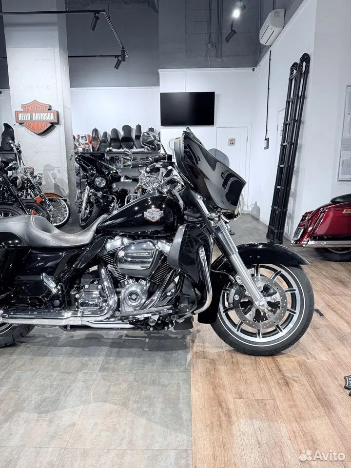 2019 Strееt Glide Sреcial 107 ABS Vivid Вlасk. Hello Davidson, Москва. Только хорошие мотоциклы…