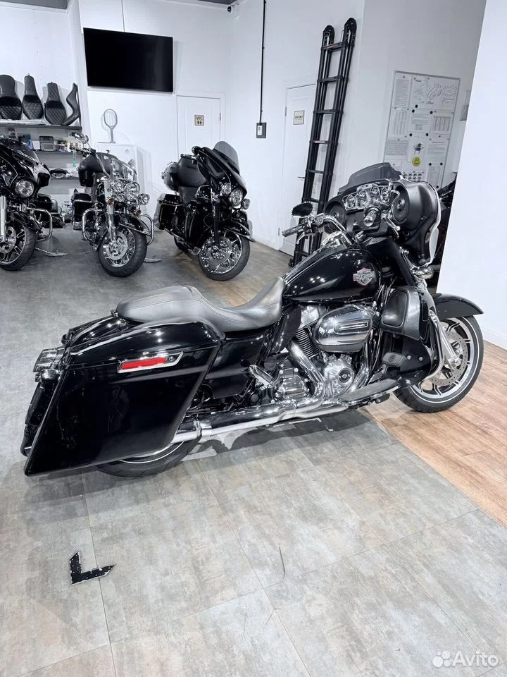 2019 Strееt Glide Sреcial 107 ABS Vivid Вlасk. Hello Davidson, Москва. Только хорошие мотоциклы…