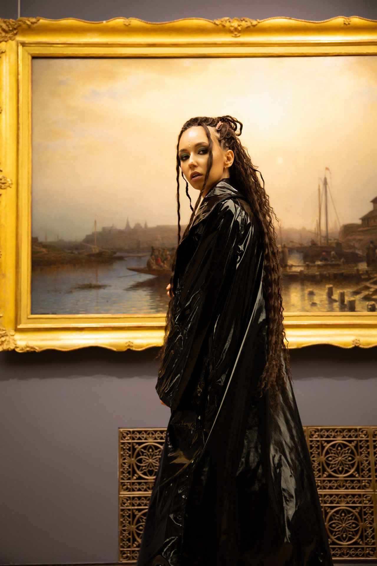 Фотосессия в музее. Сборные съемки для маркетплейсов Казань, Москва, Санкт-Петербург, Уфа