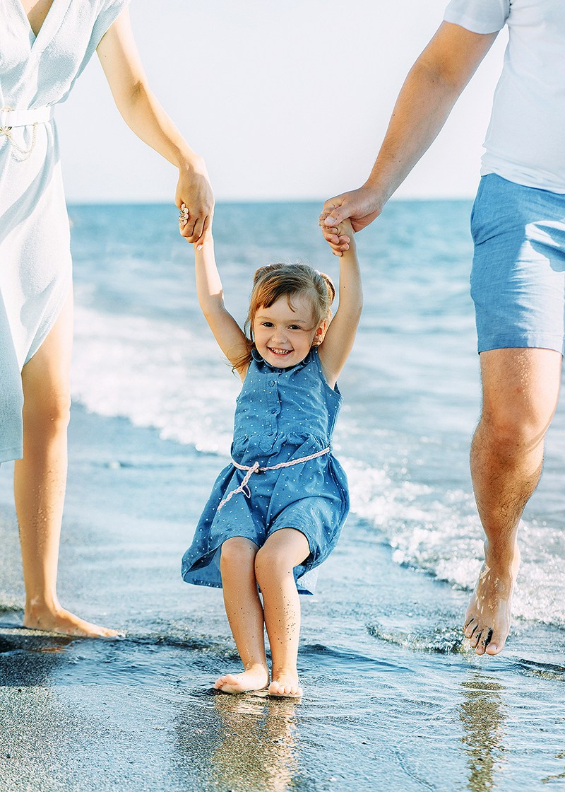 Семейная фотосессия в Сириусе и Адлере. Фотограф в Адлере, Сириусе, Красной Поляне — лавстори, семейные и индивидуальные фотосессии