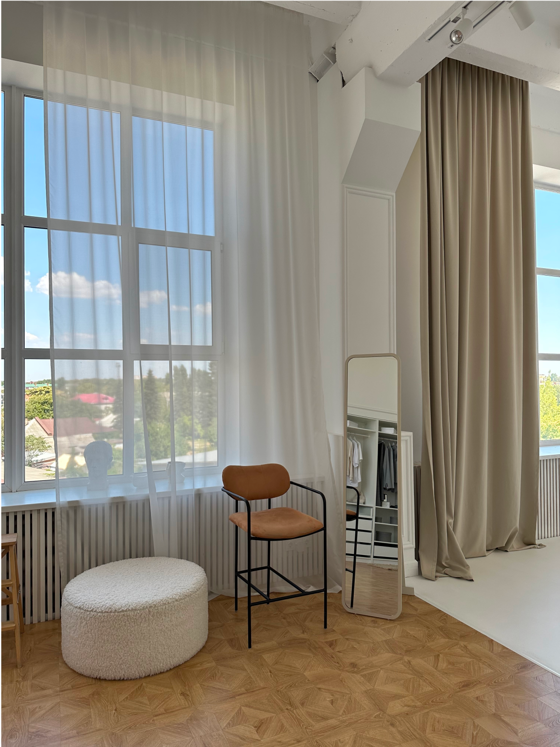 Фотостудии с циклорамой в Краснодаре. Фотограф Руслан Потапов в Краснодаре