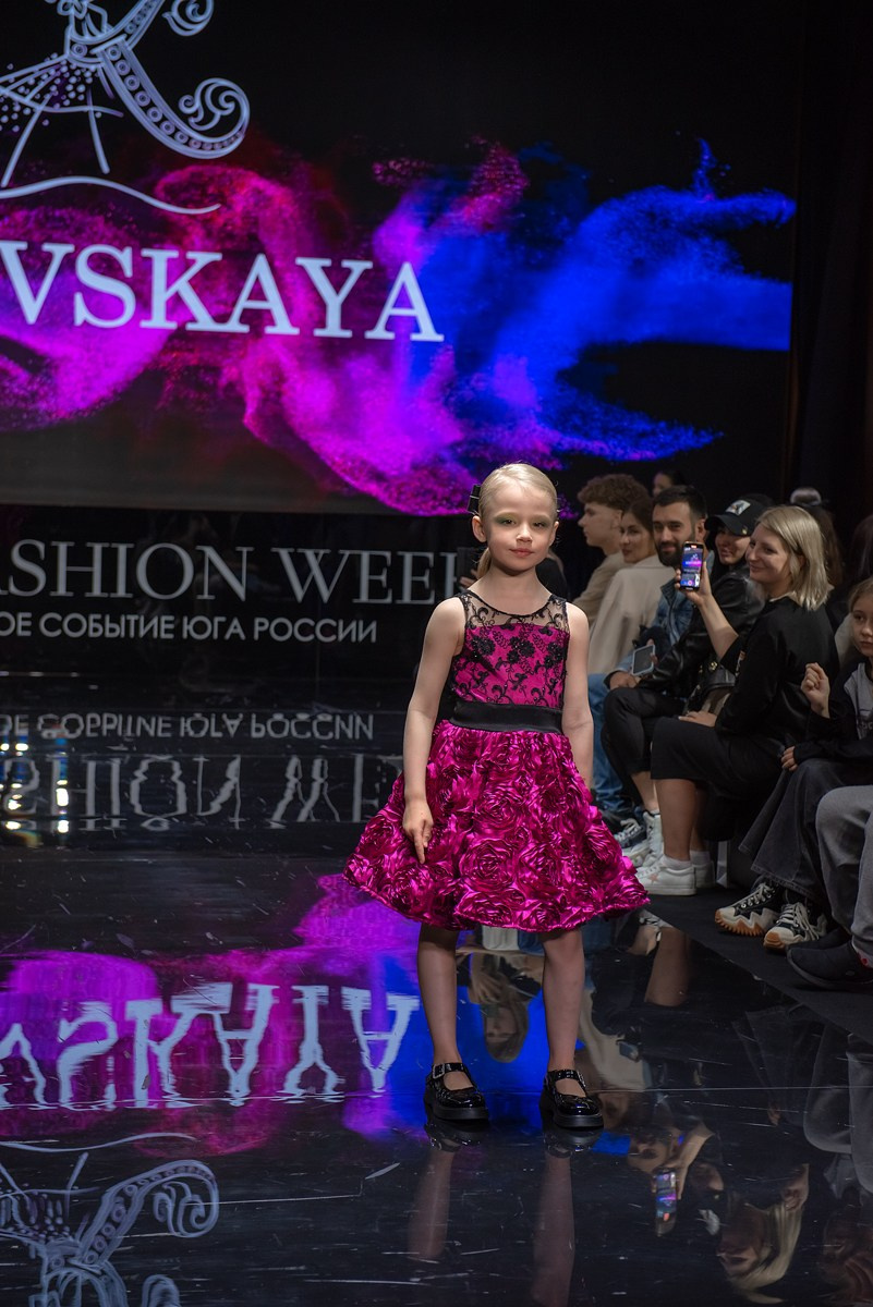 SochiFashionWeek2024 дизайнер Кибовская. Семейный и коммерческий фотограф в Сочи Александр Бодунов