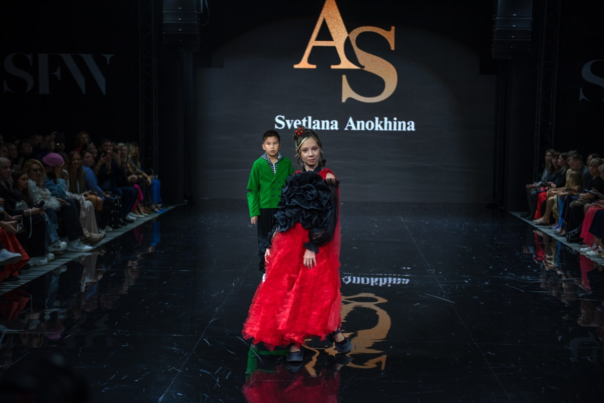 SochiFashionWeek2024 дизайнер Анохина Светлана. Семейный и коммерческий фотограф в Сочи Александр Бодунов