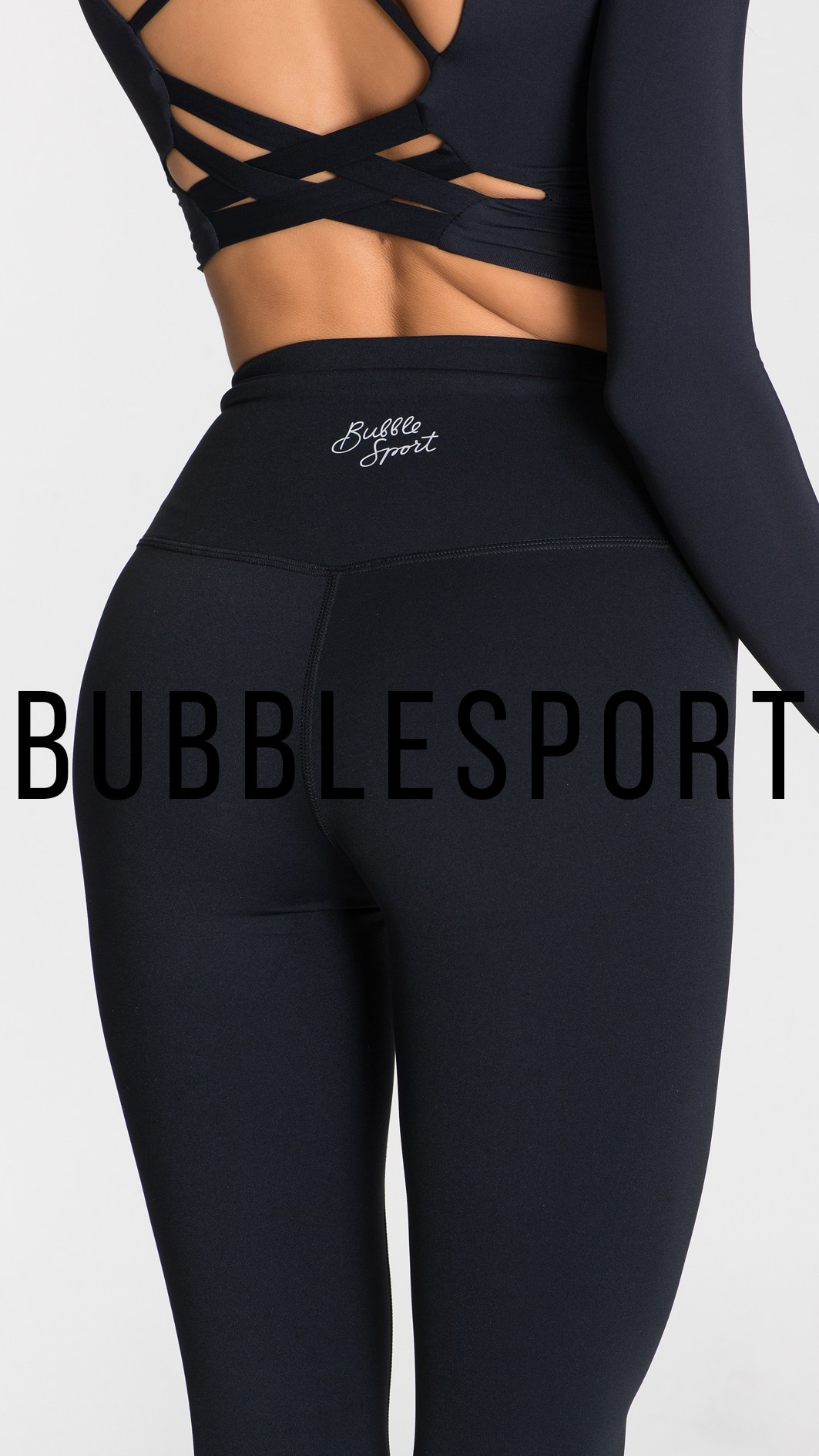 Чёрные леггинсы с переплетами на спине — предметная фотосъёмка BubbleSport, Алматы.