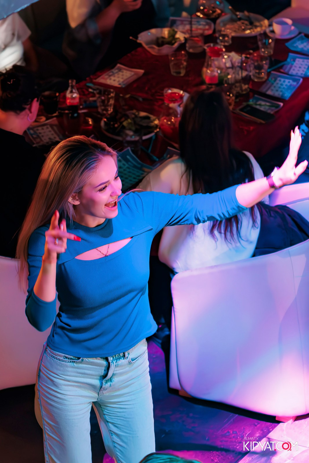 МУЗЫКАЛЬНОЕ ЛОТО В HIT RETRO. КИПЯТКОМ АЛМАТЫ! Фотосъемка мероприятий в Алматы