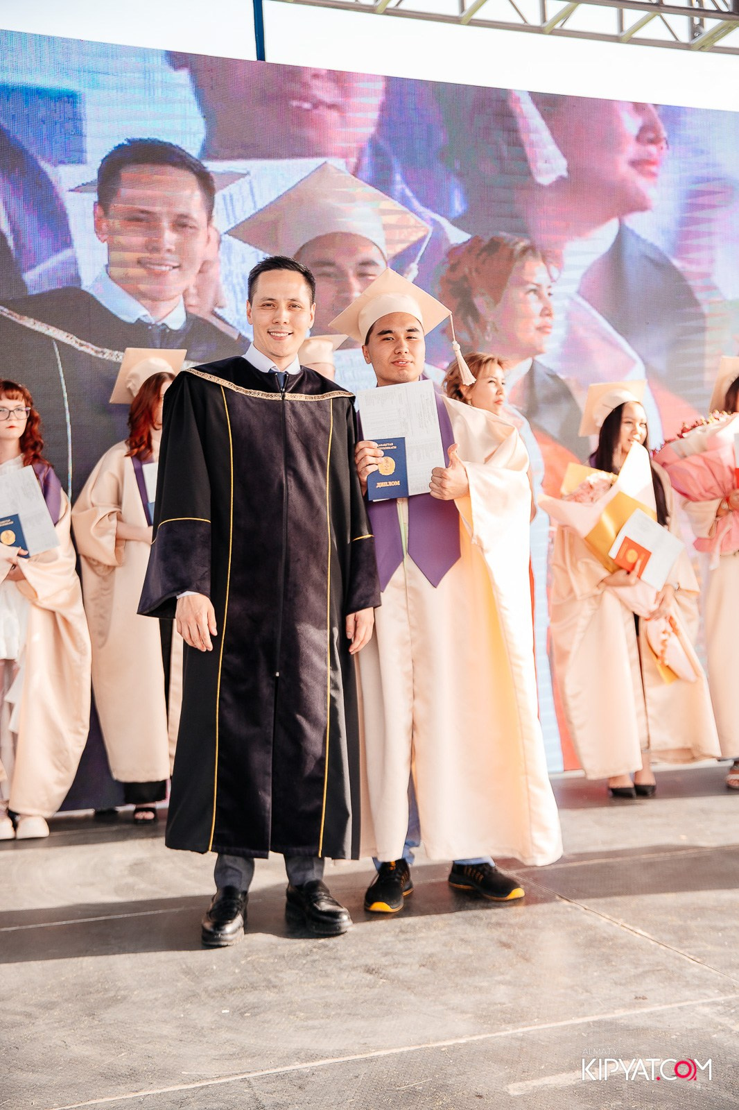 ВРУЧЕНИЕ ДИПЛОМОВ — НАРХОЗ КОЛЛЕДЖ. Part 3. КИПЯТКОМ АЛМАТЫ!