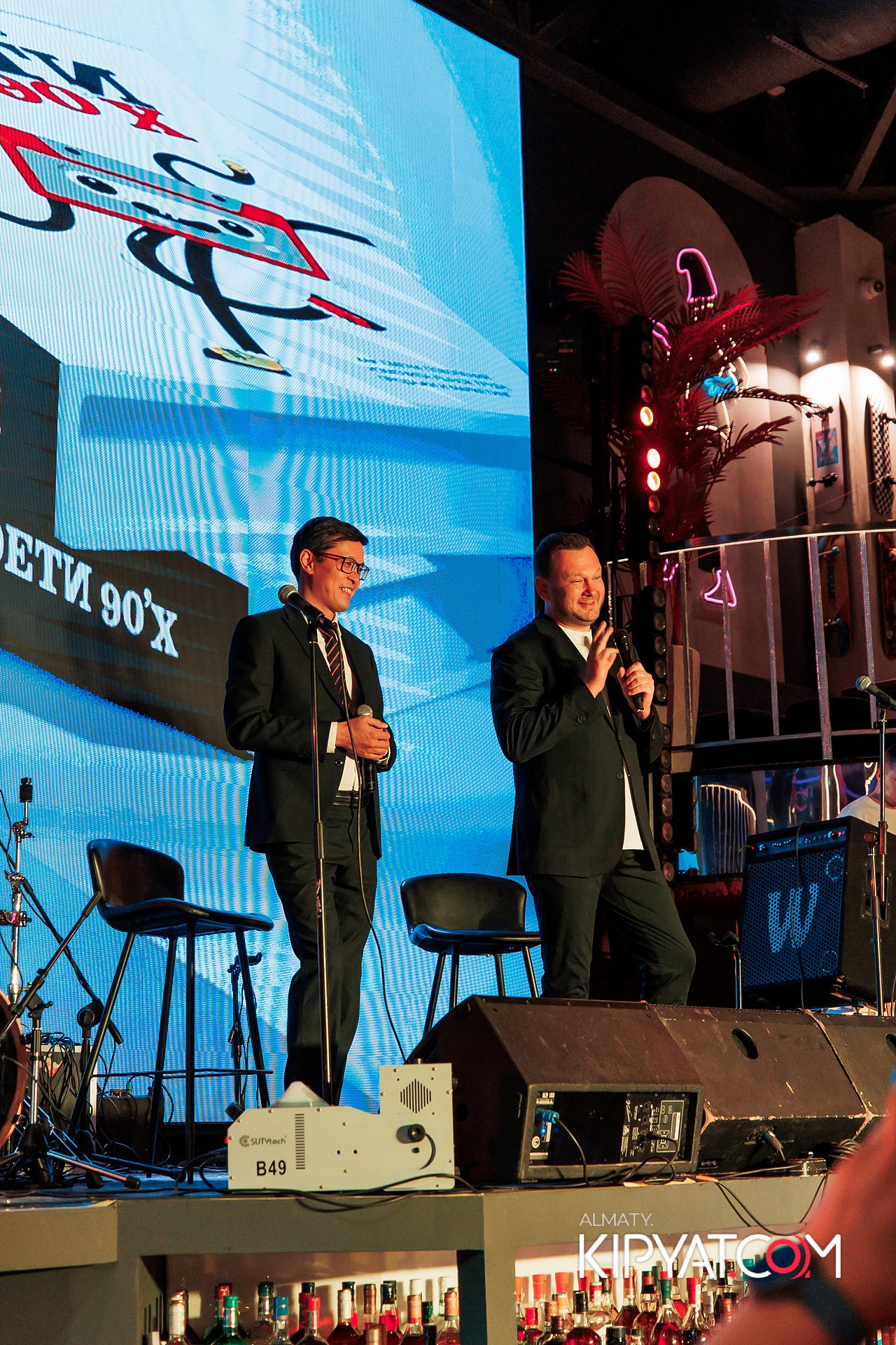 ПРЕЗЕНТАЦИЯ КНИГИ ВИКТОРА ЕЛИСЕЕВА. КИПЯТКОМ АЛМАТЫ!