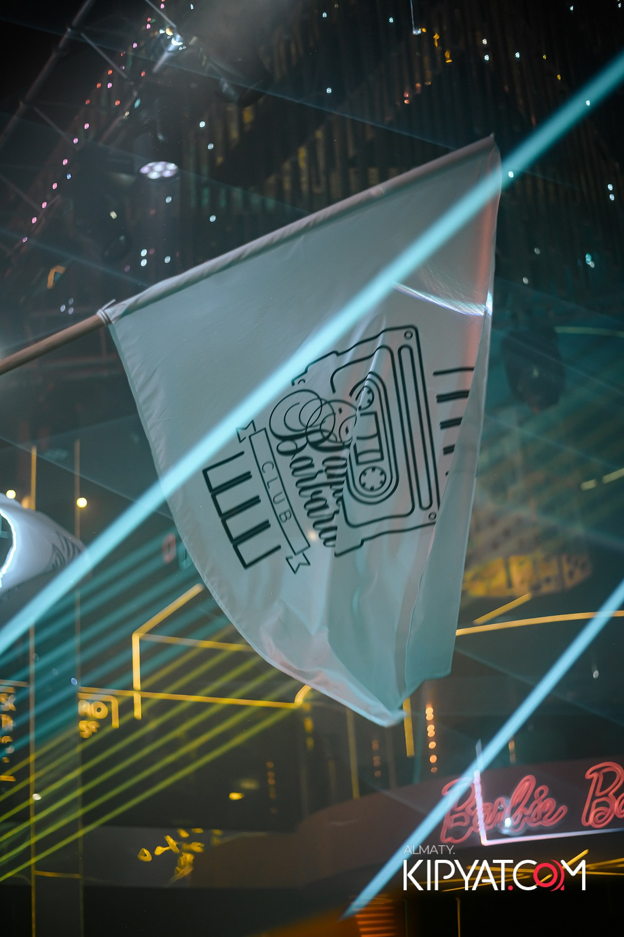 SANTA BARBARA ВЫСТУПЛЕНИЕ ГРУППЫ БРАТЬЯ ГРИММ. КИПЯТКОМ АЛМАТЫ!