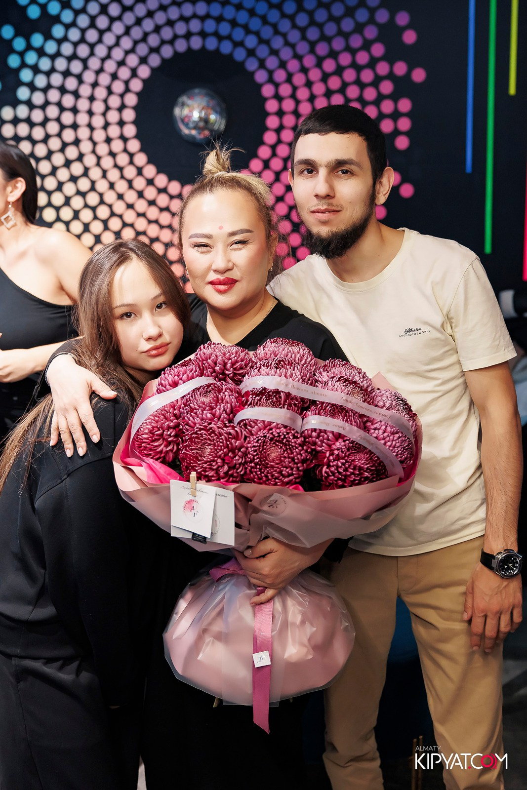 ЗАЯ, НА БИС. КИПЯТКОМ АЛМАТЫ!