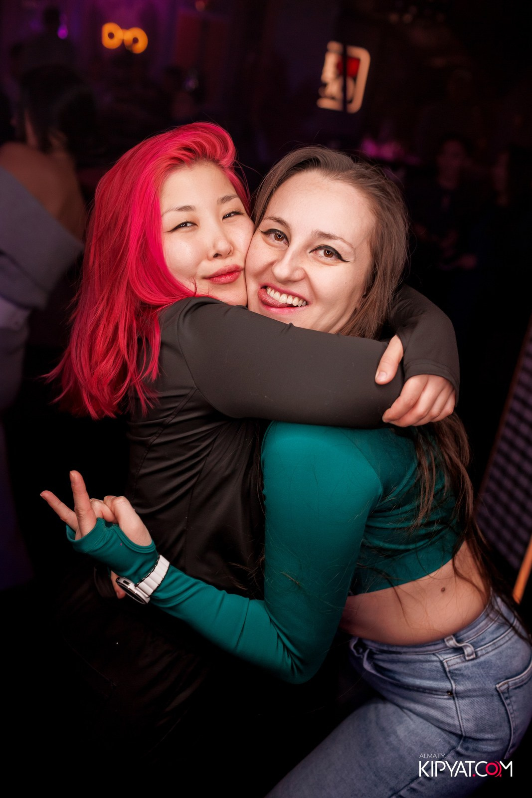 FITNESS ЁЛКА в ночном клубе SANTA BARBARA. КИПЯТКОМ АЛМАТЫ!