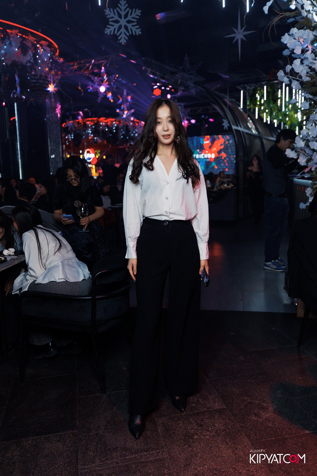 FRIENDS BAR & TERRACE. КИПЯТКОМ АЛМАТЫ!