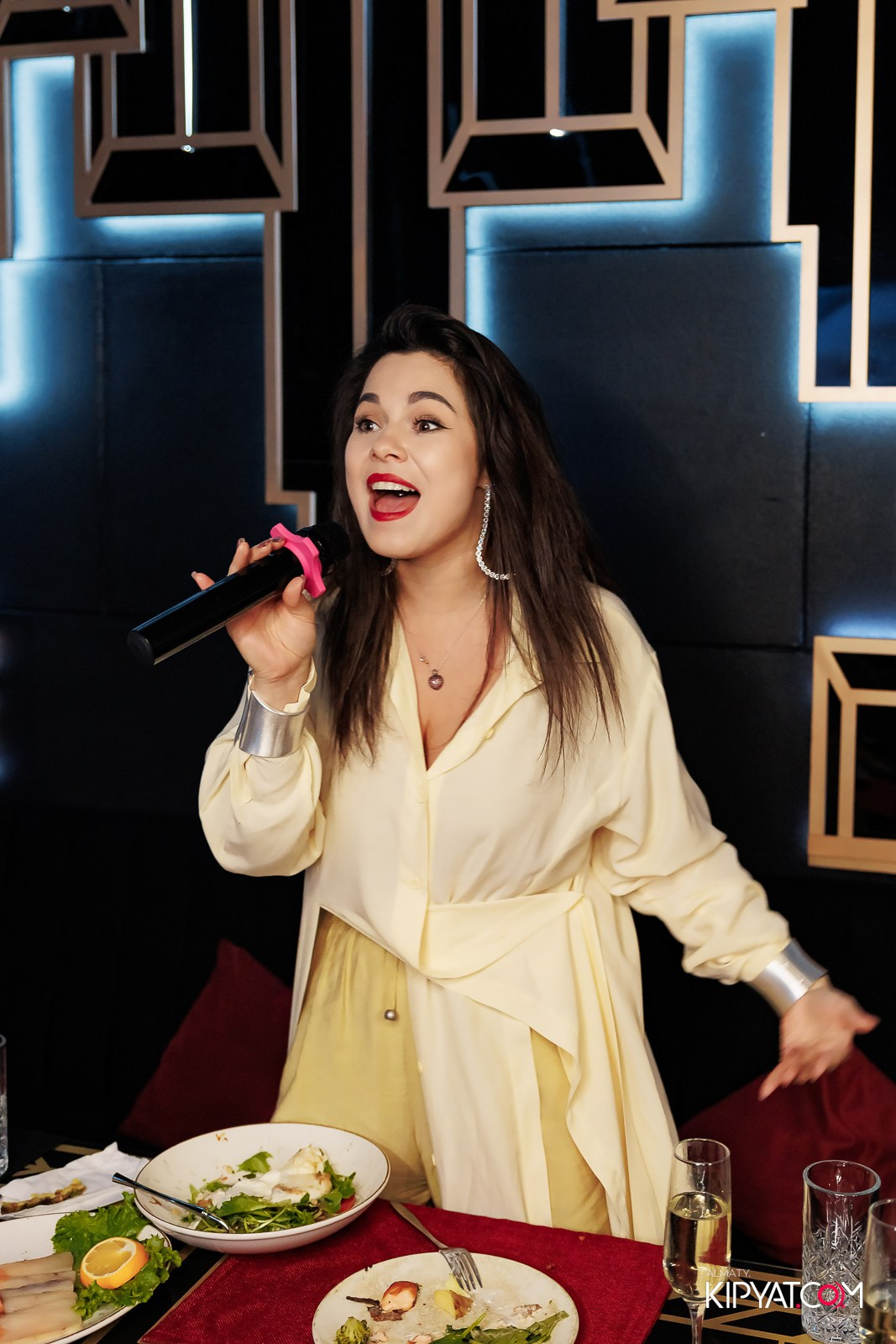 ЗАЯ, НА БИС. КИПЯТКОМ АЛМАТЫ!