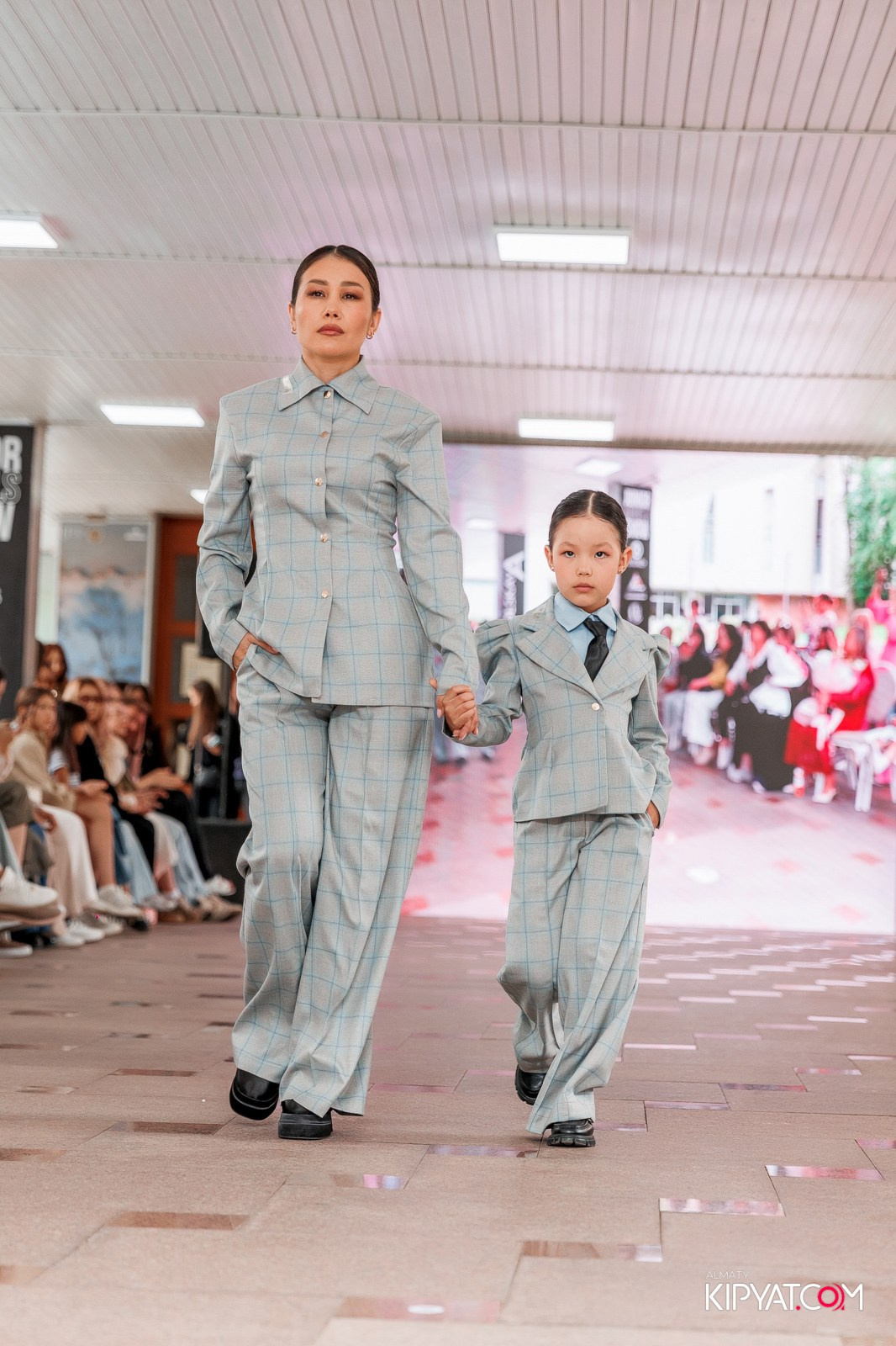JUNIOR FASHION SHOW. КИПЯТКОМ АЛМАТЫ!