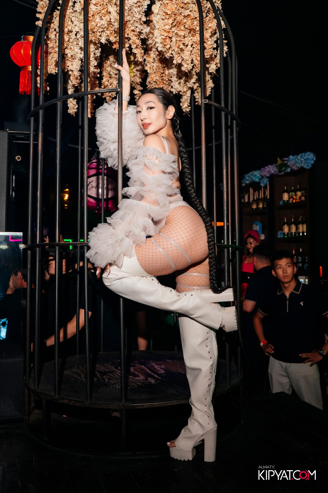 UYAT EMES BAR. КИПЯТКОМ АЛМАТЫ!