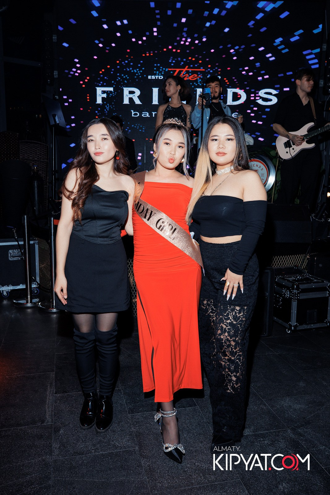 FRIENDS BAR & TERRACE. КИПЯТКОМ АЛМАТЫ! Фотосъемка мероприятий в Алматы