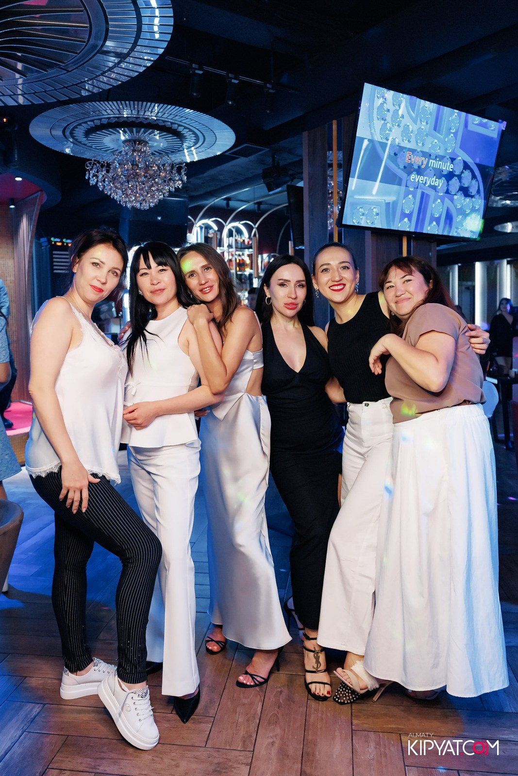 ЗАЯ, НА БИС. КИПЯТКОМ АЛМАТЫ!