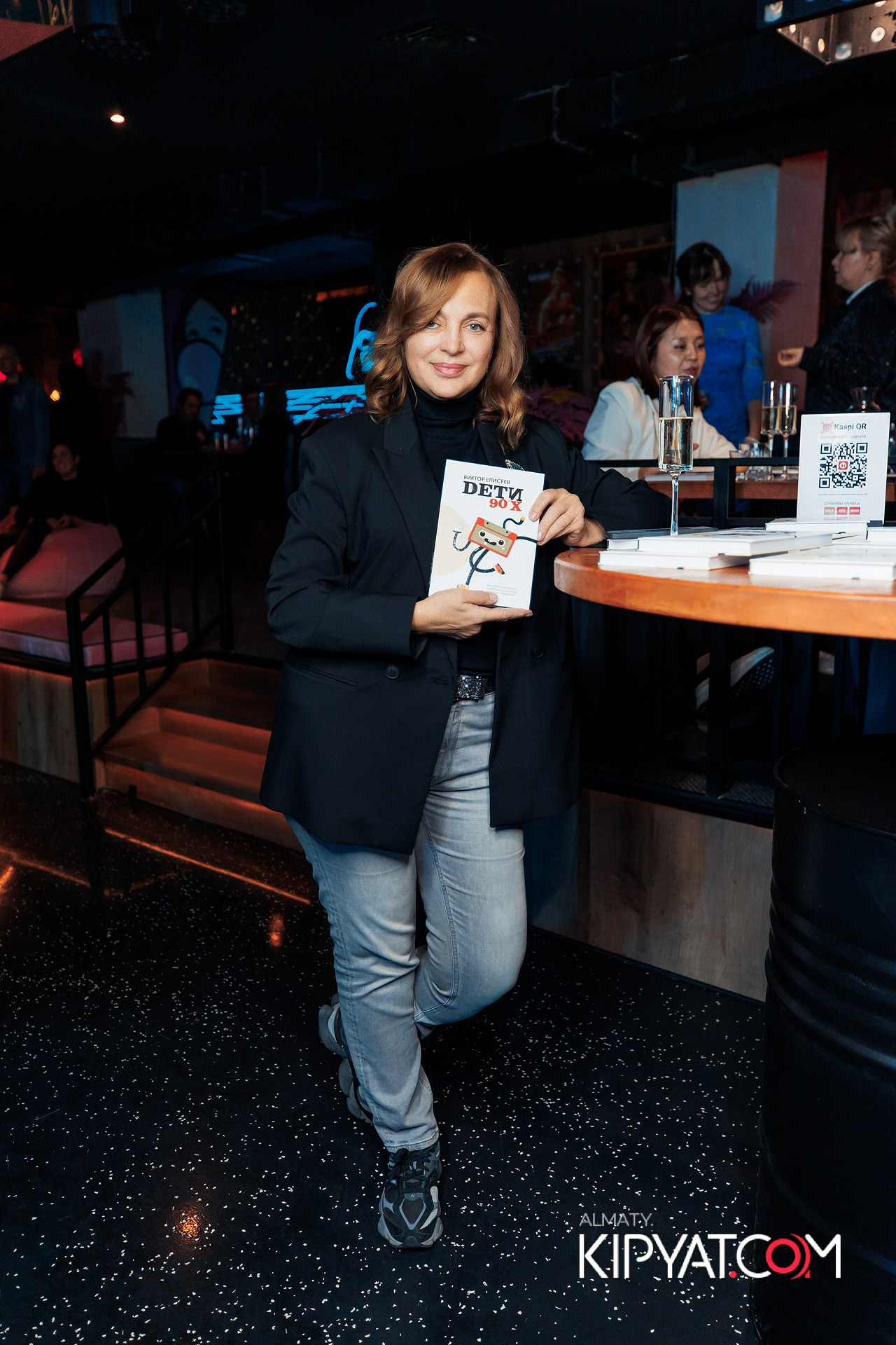 ПРЕЗЕНТАЦИЯ КНИГИ ВИКТОРА ЕЛИСЕЕВА. КИПЯТКОМ АЛМАТЫ!