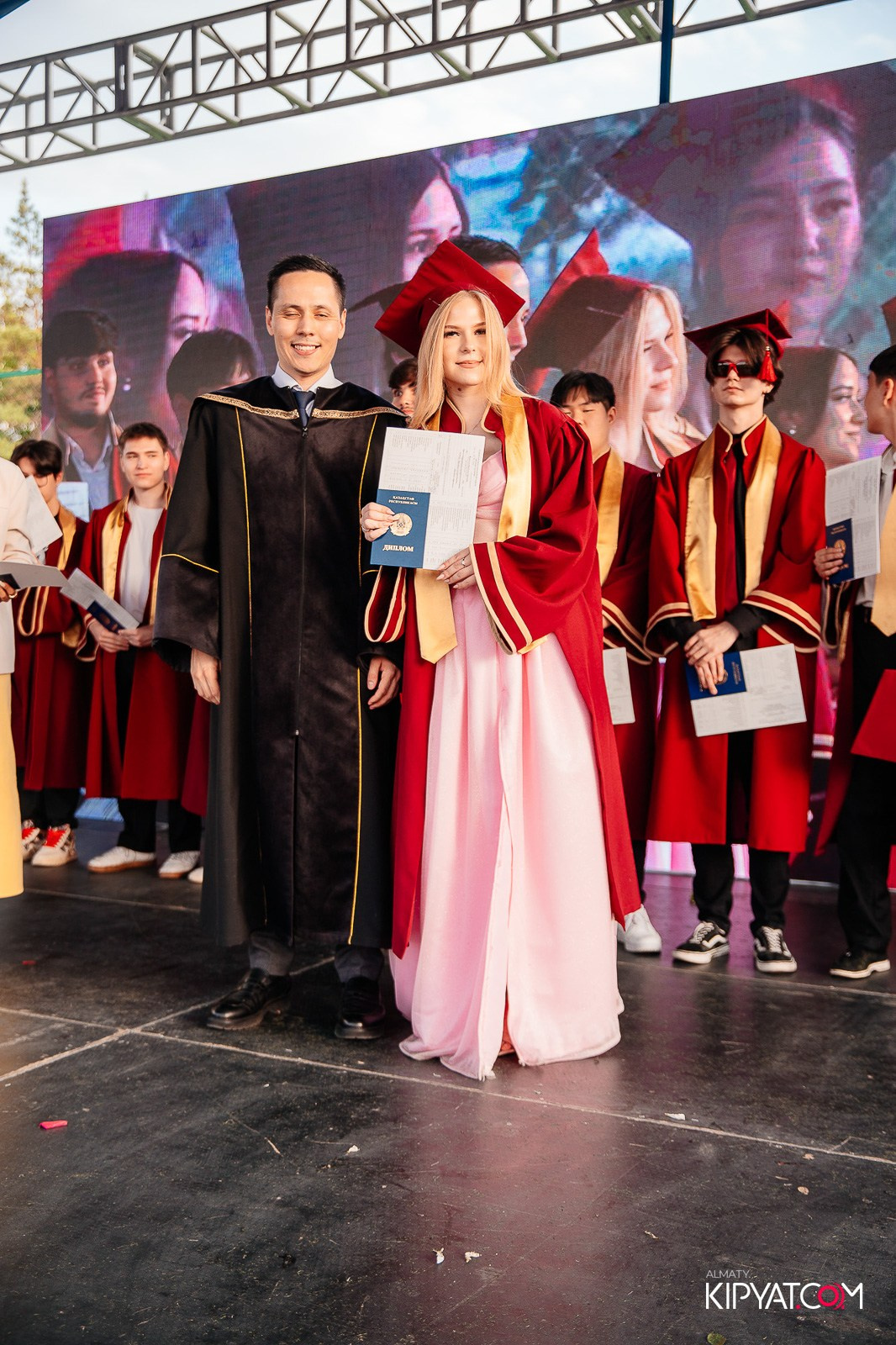 ВРУЧЕНИЕ ДИПЛОМОВ — НАРХОЗ КОЛЛЕДЖ. Part 4. КИПЯТКОМ АЛМАТЫ!