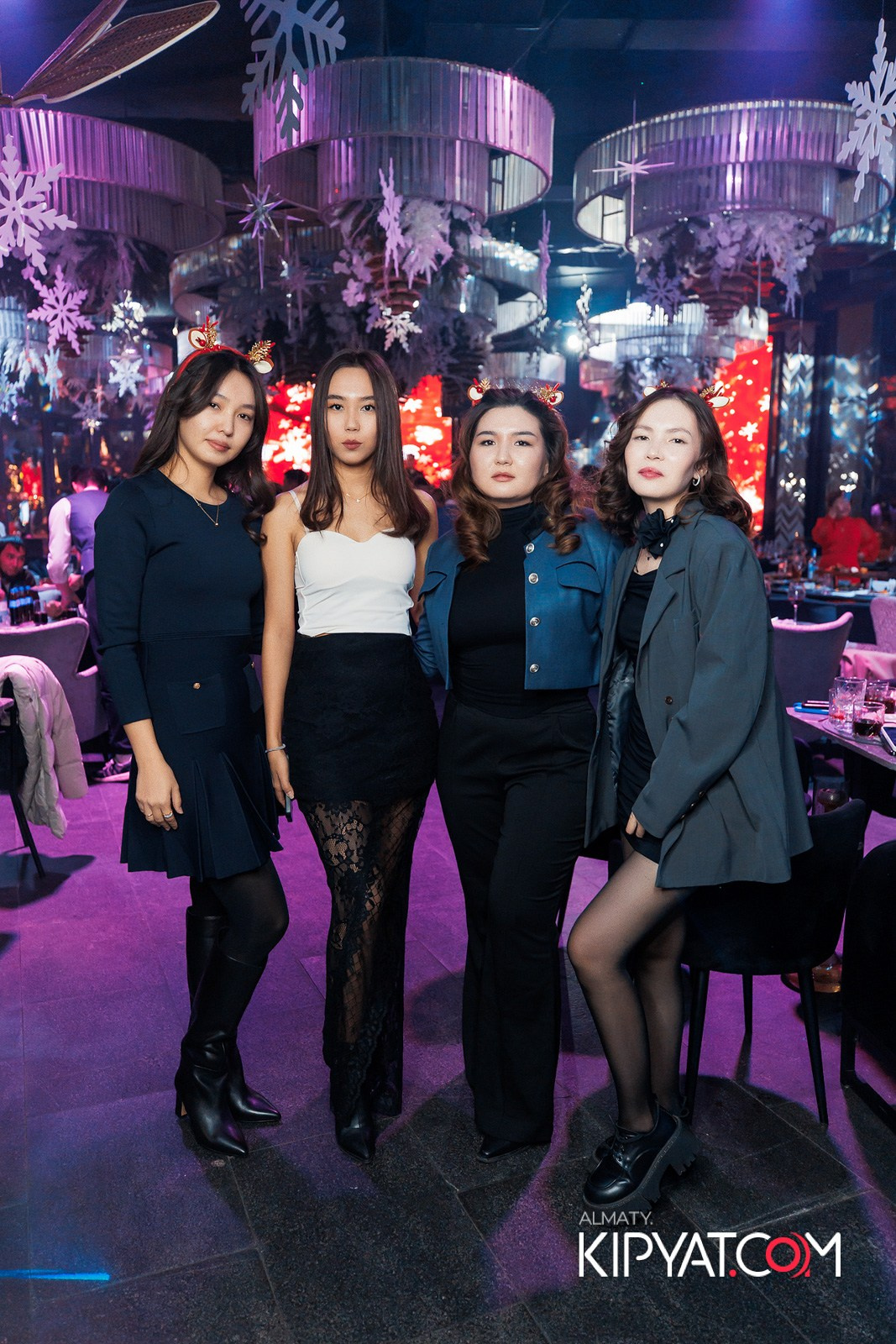 FRIENDS BAR & TERRACE. КИПЯТКОМ АЛМАТЫ!