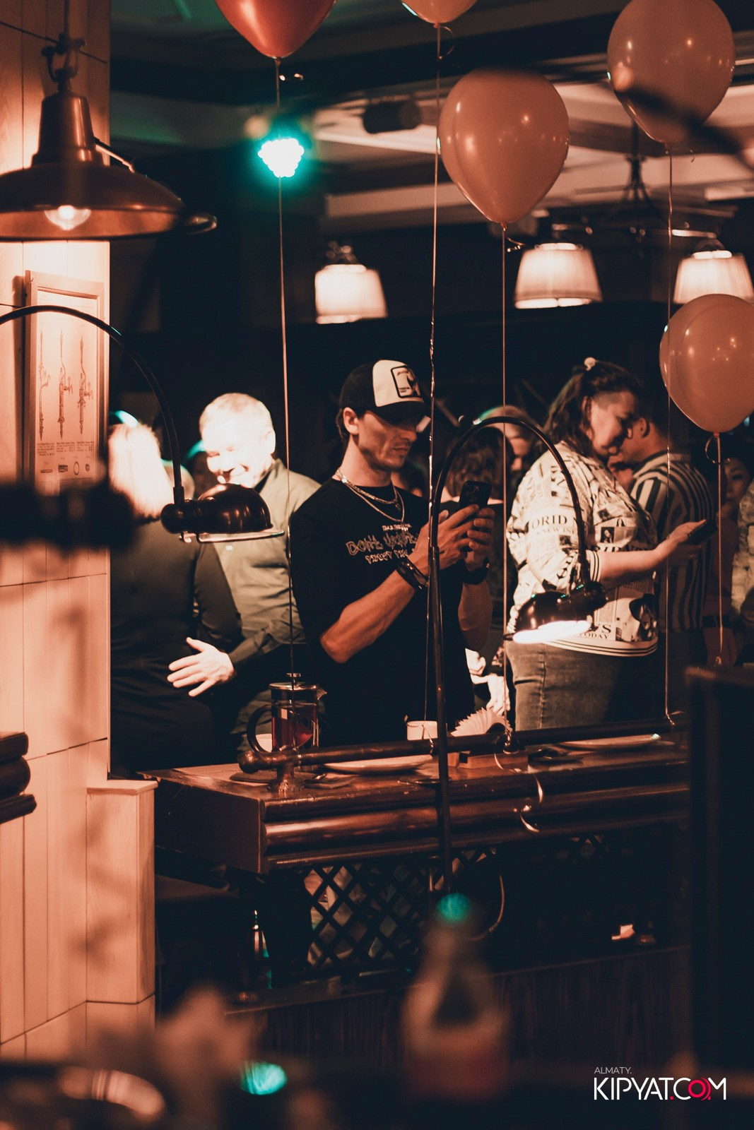 ЖИГУЛИ БАР НА АУЭЗОВА. КИПЯТКОМ АЛМАТЫ! Фотосъемка мероприятий в Алматы