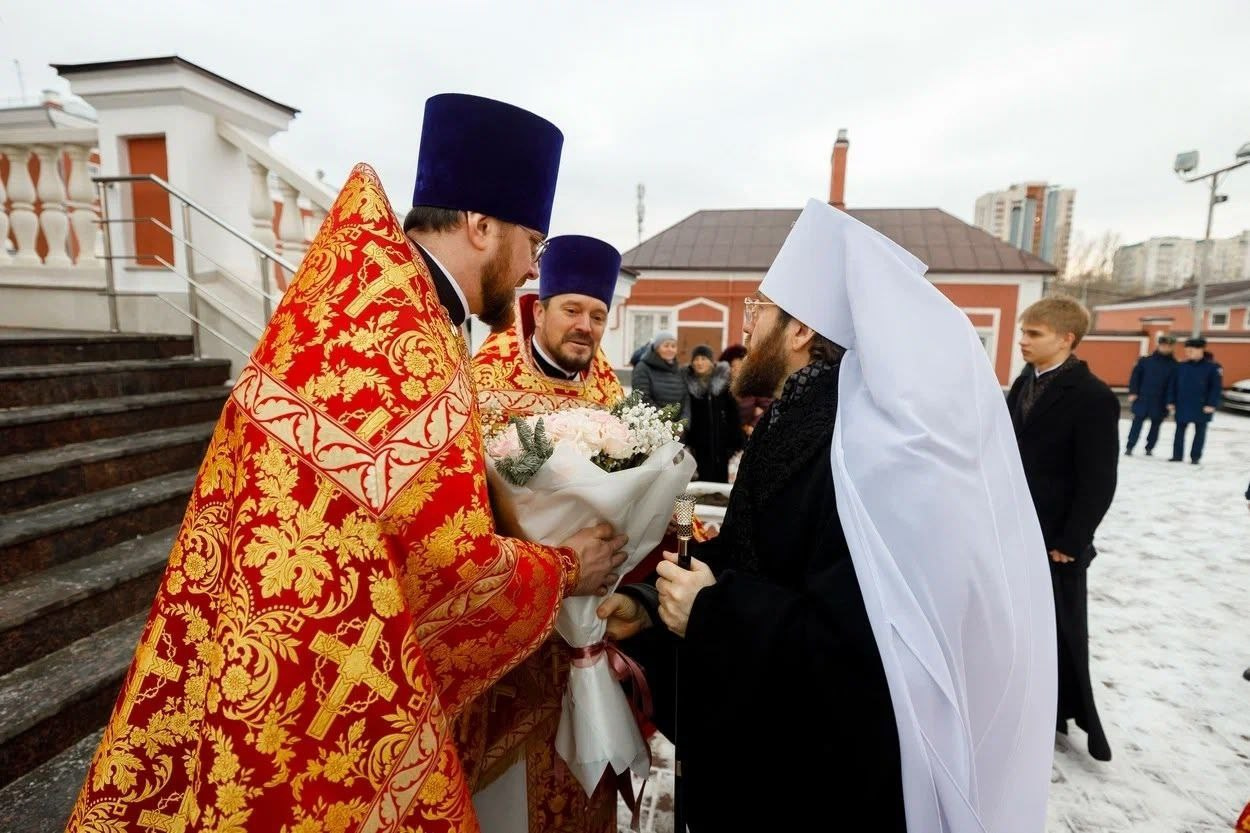 Благочинный Северо-Западного округа принял участие в Архиерейском Богослужении в соборе Покрова Пресвятой Богородицы. Саратовское Северо-Западное благочиние