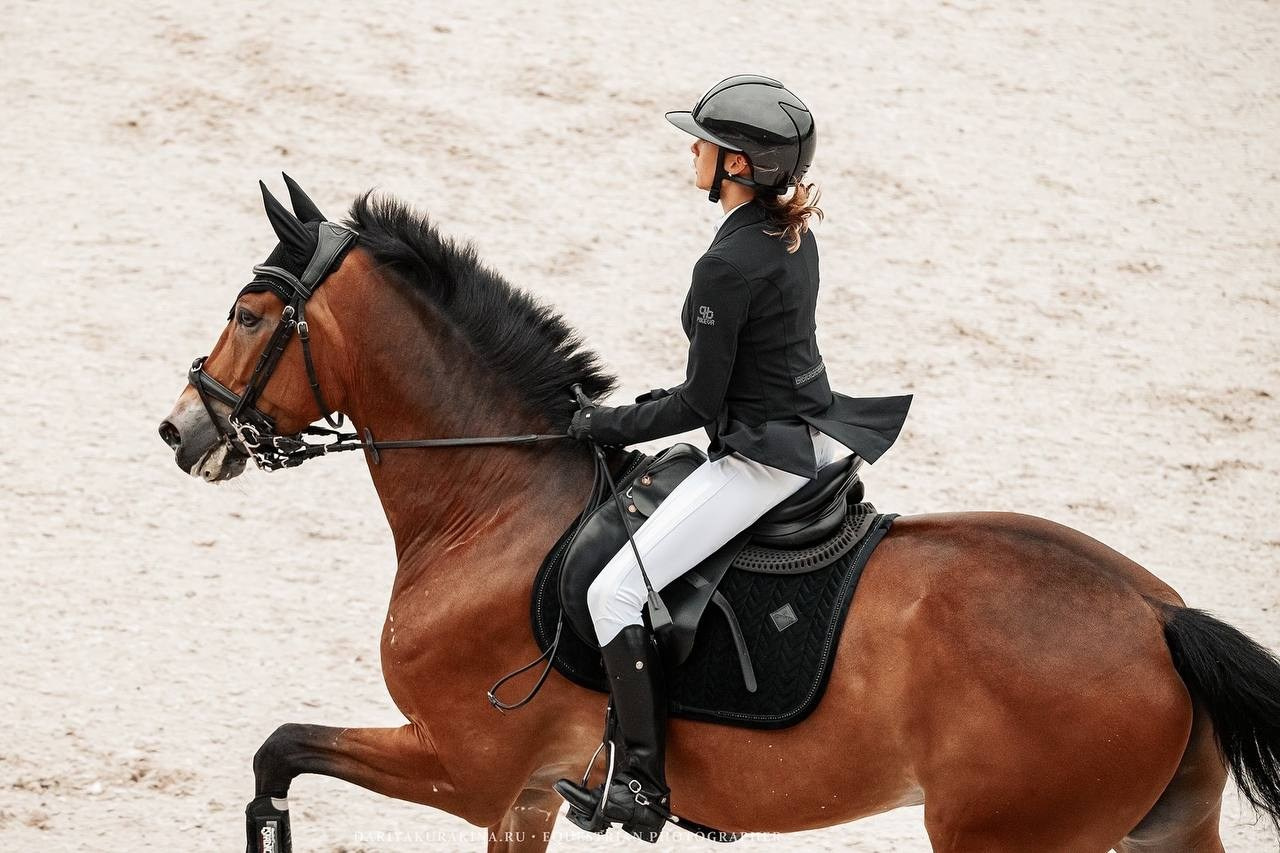 Муниципальные соревнования по конкуру КСК «Виват, Россия!». Куракина Дарья • Конный фотограф