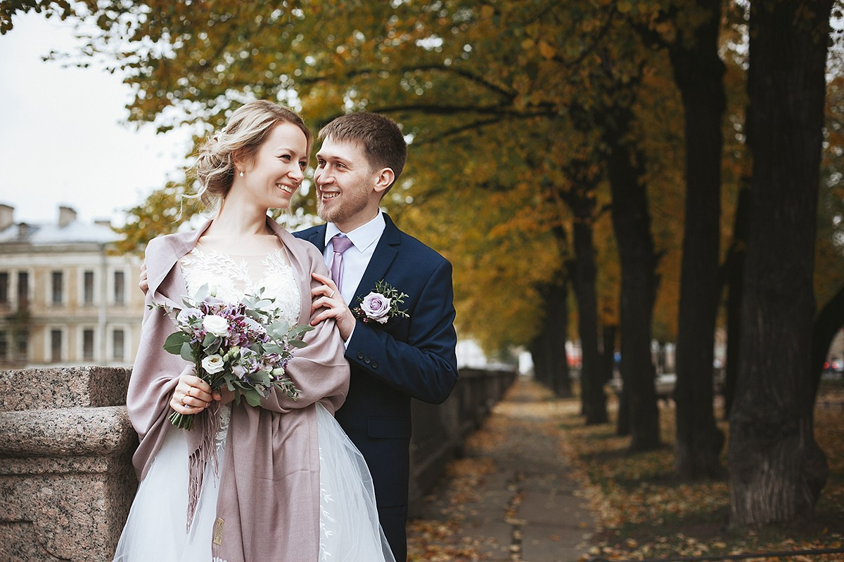 фотограф на свадьбу, свадебный костюм для жениха, платье невесты, букет для невесты, студия для свадьбы, свадебный фотограф москва санкт-петербург