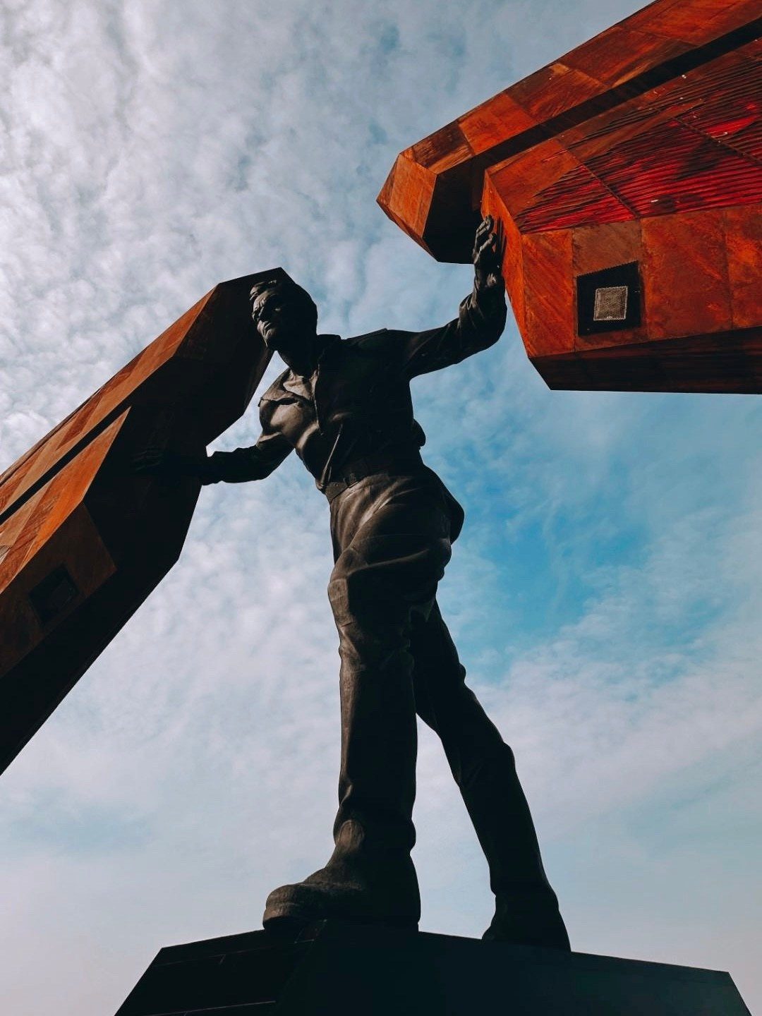 БЛАГОТВОРИТЕЛЬНЫЙ ПРОЕКТ «ВЕРНИСЬ!»