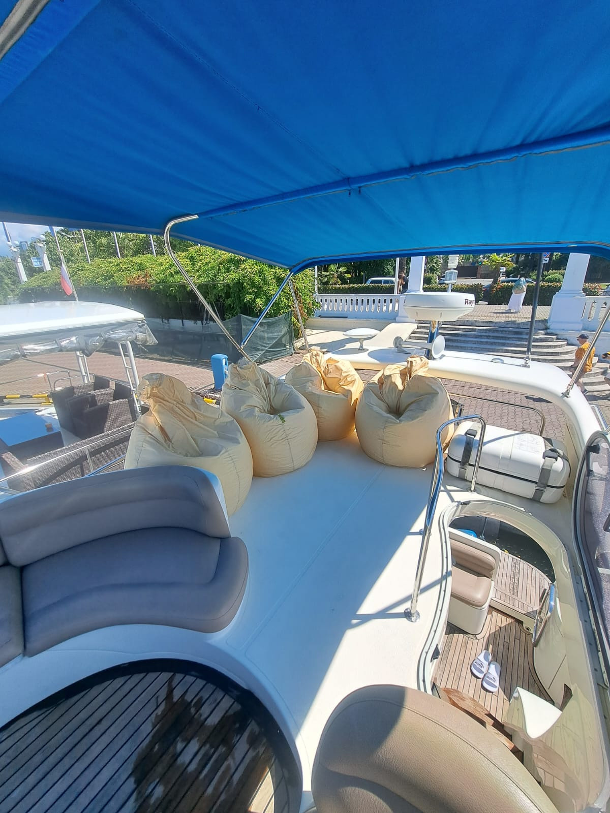 ДВУХПАЛУБНЫЕ ЯХТЫ В СОЧИ. Аренда Яхт в Сочи от Эконом до Премиум Класса