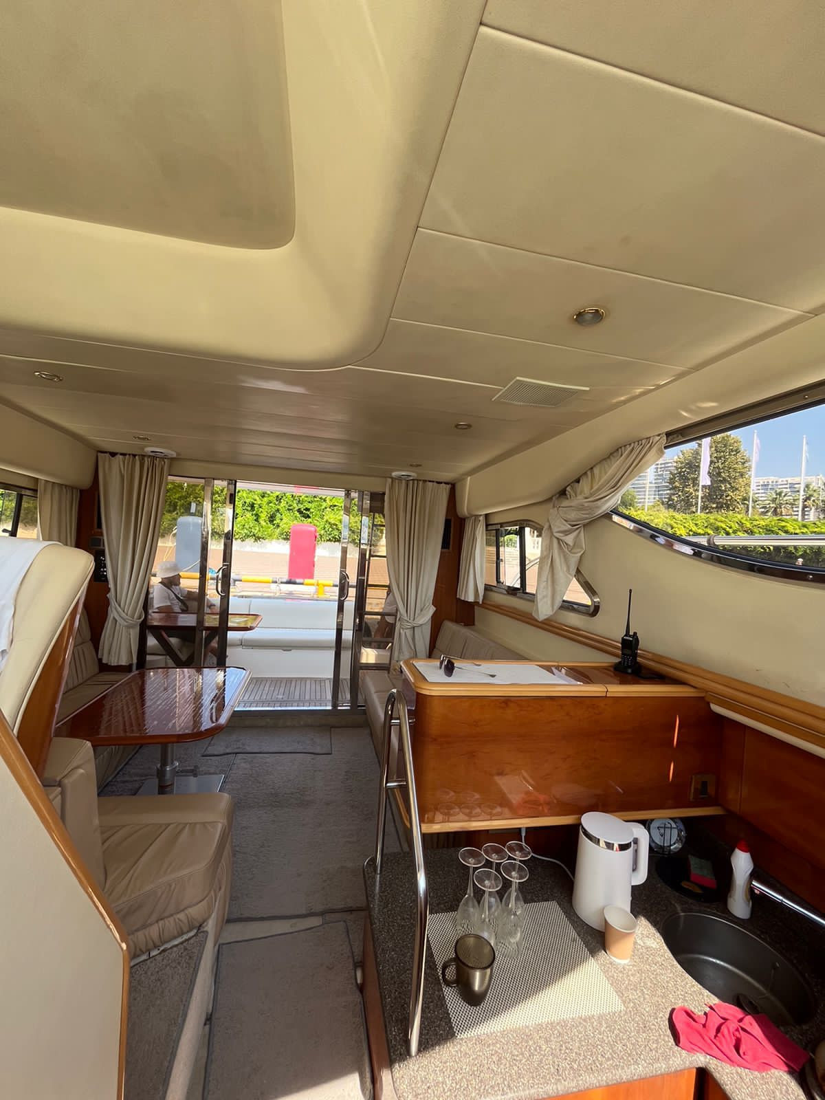 ДВУХПАЛУБНЫЕ ЯХТЫ В СОЧИ. Аренда Яхт в Сочи от Эконом до Премиум Класса