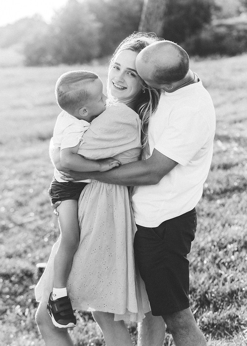 Семейная фотосессия в Сириусе и Адлере. Фотограф в Адлере, Сириусе, Красной Поляне — лавстори, семейные и индивидуальные фотосессии