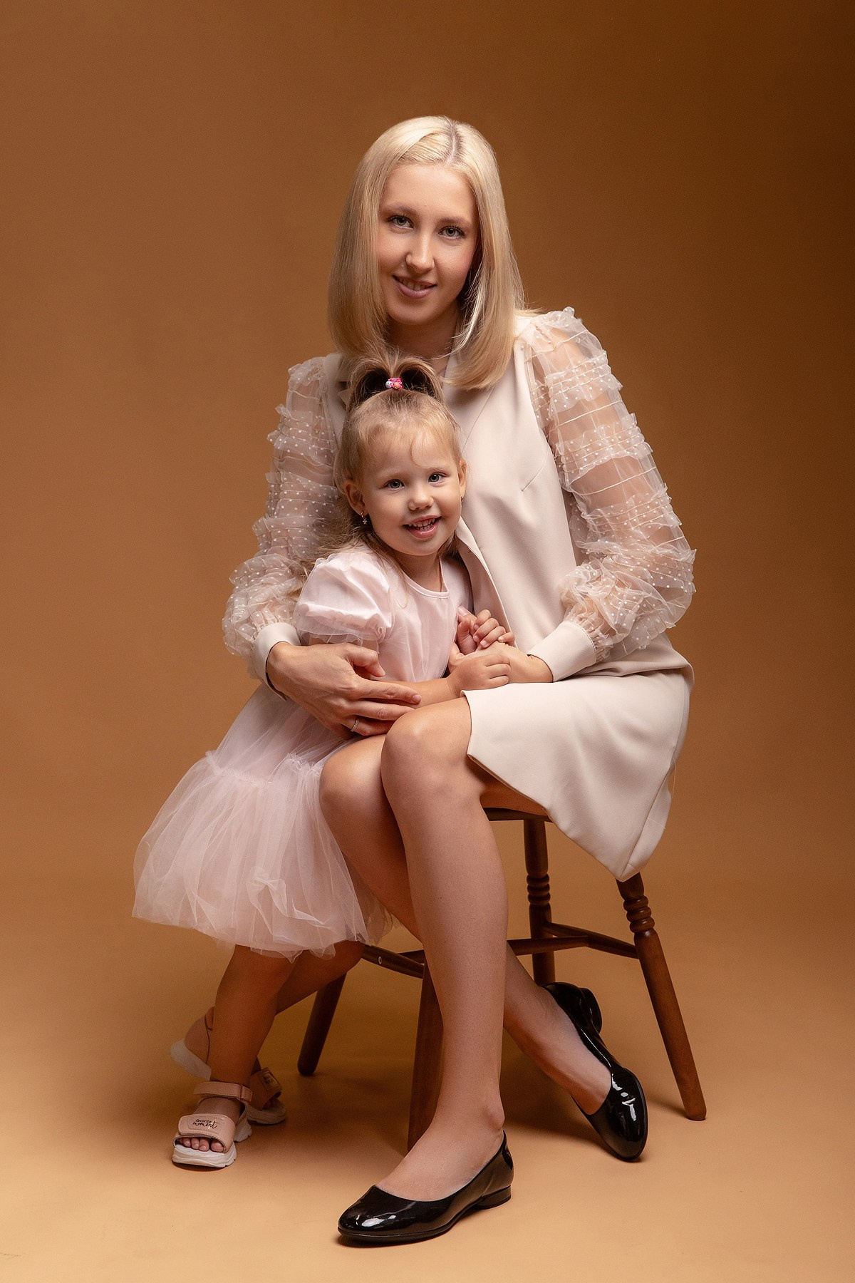 Кадры с родителями. Фотограф новорожденных, семейный фотограф в Санкт-Петербурге