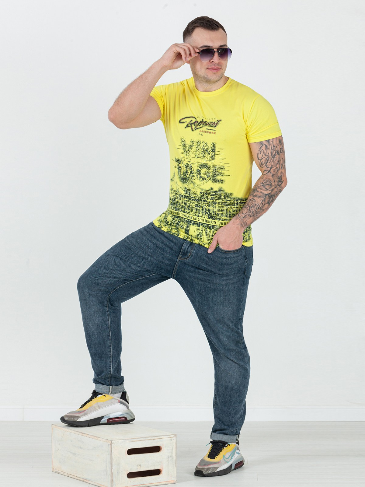 Фотосъемка для Валдберриз- мужские футболки. Сборные фотосъёмки в Москве. фотосессии одежды.фотограф