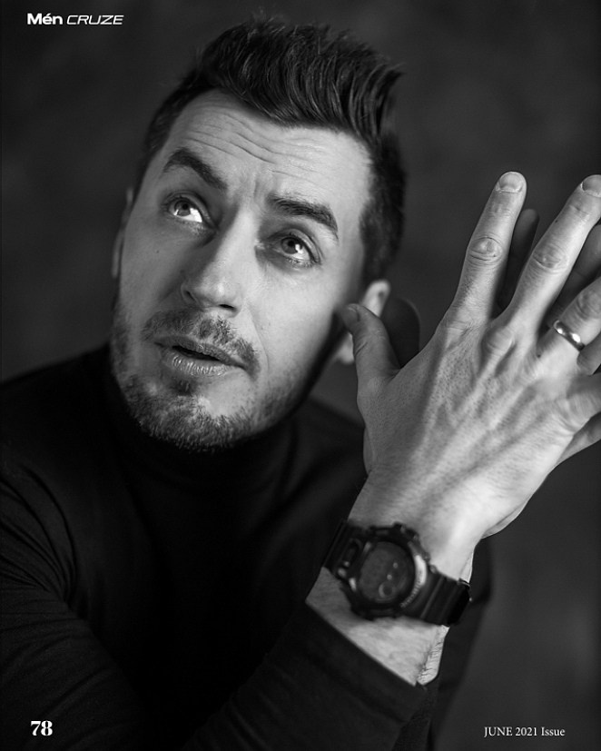 Стильная мужская фотосессия в студии для журнала. Фотограф Дарья Едапина Новосибирск