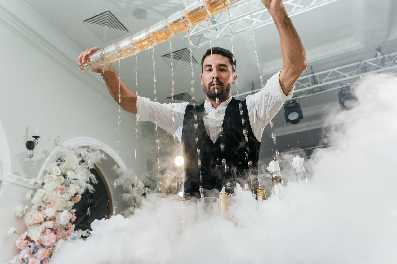 Бармен шоу дум. Подрядчики и друзья сети свадебных площадок House for wedding