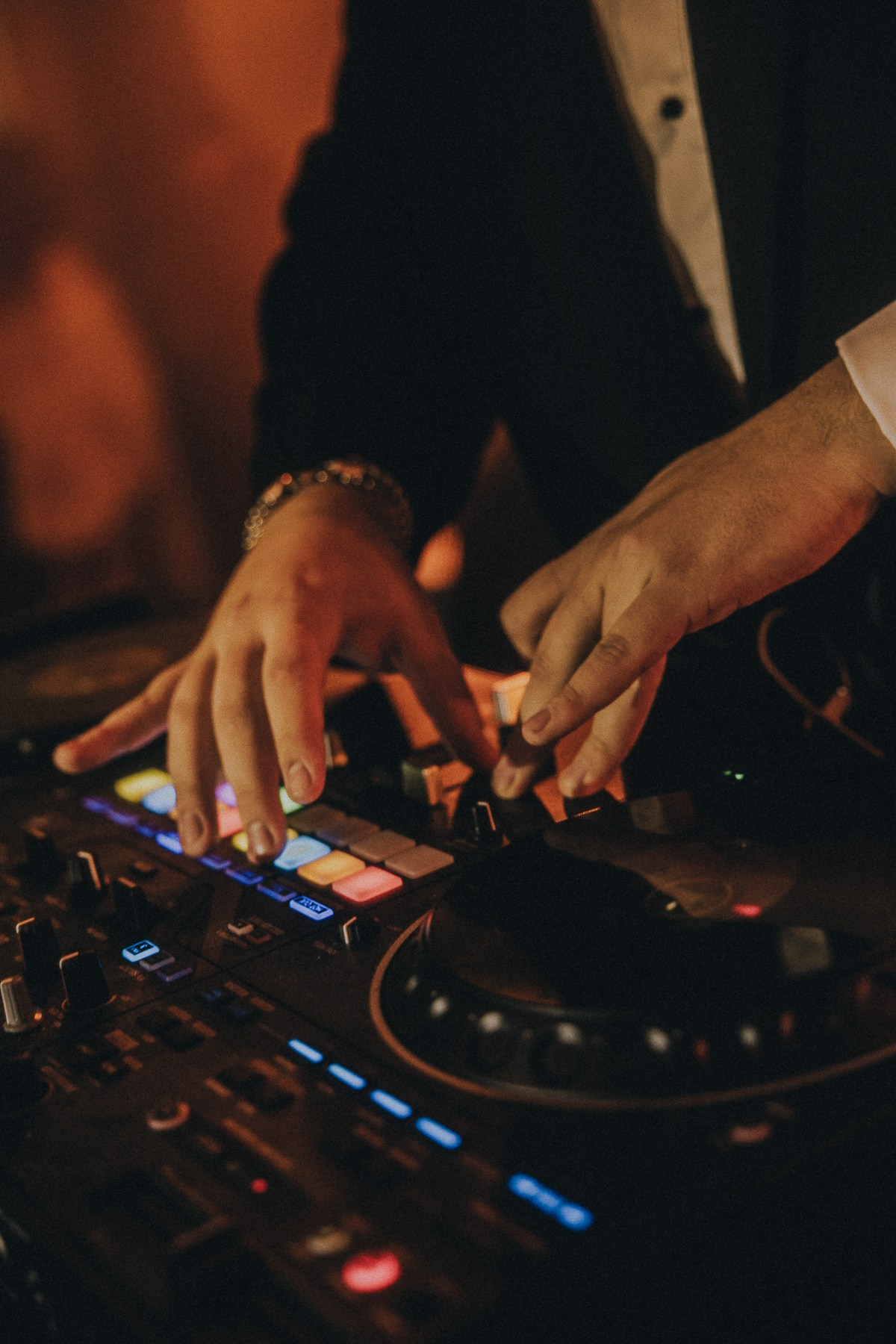 Фотограф на свадебную вечеринку Москва. VERSLIBRE | Свадебный и репортажный фотограф в Санкт-Петербурге, Москве, и Поволжье