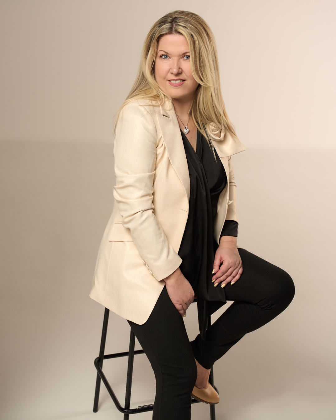 Dahlia Cosmetics. Антон Вельт, арт-директор, фотограф