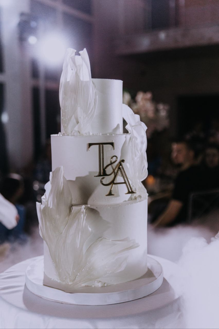 Торт Хмельницкая. Подрядчики и друзья сети свадебных площадок House for wedding