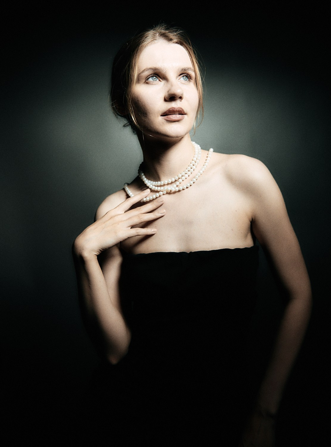 Красивые портреты в современном лаконичном стиле. Фотограф Дмитрий Логинов